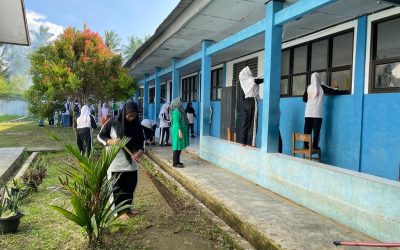 Kegiatan Selasa Bersih-bersih (Selasih) SMAN 15 Pandeglang